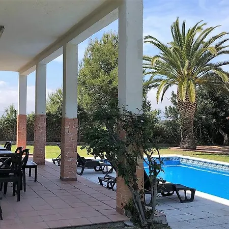 Villa Singular En Salou. Piscina Y Jardin Privados
