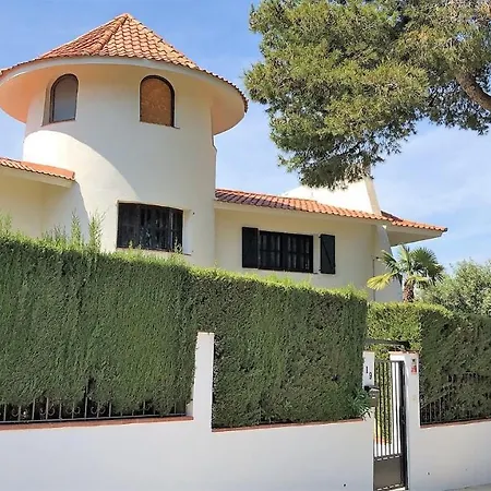 Villa Singular En Salou. Piscina Y Jardin Privados *