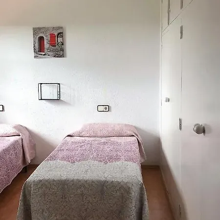 Singular En Salou. Piscina Y Jardin Privados Villa